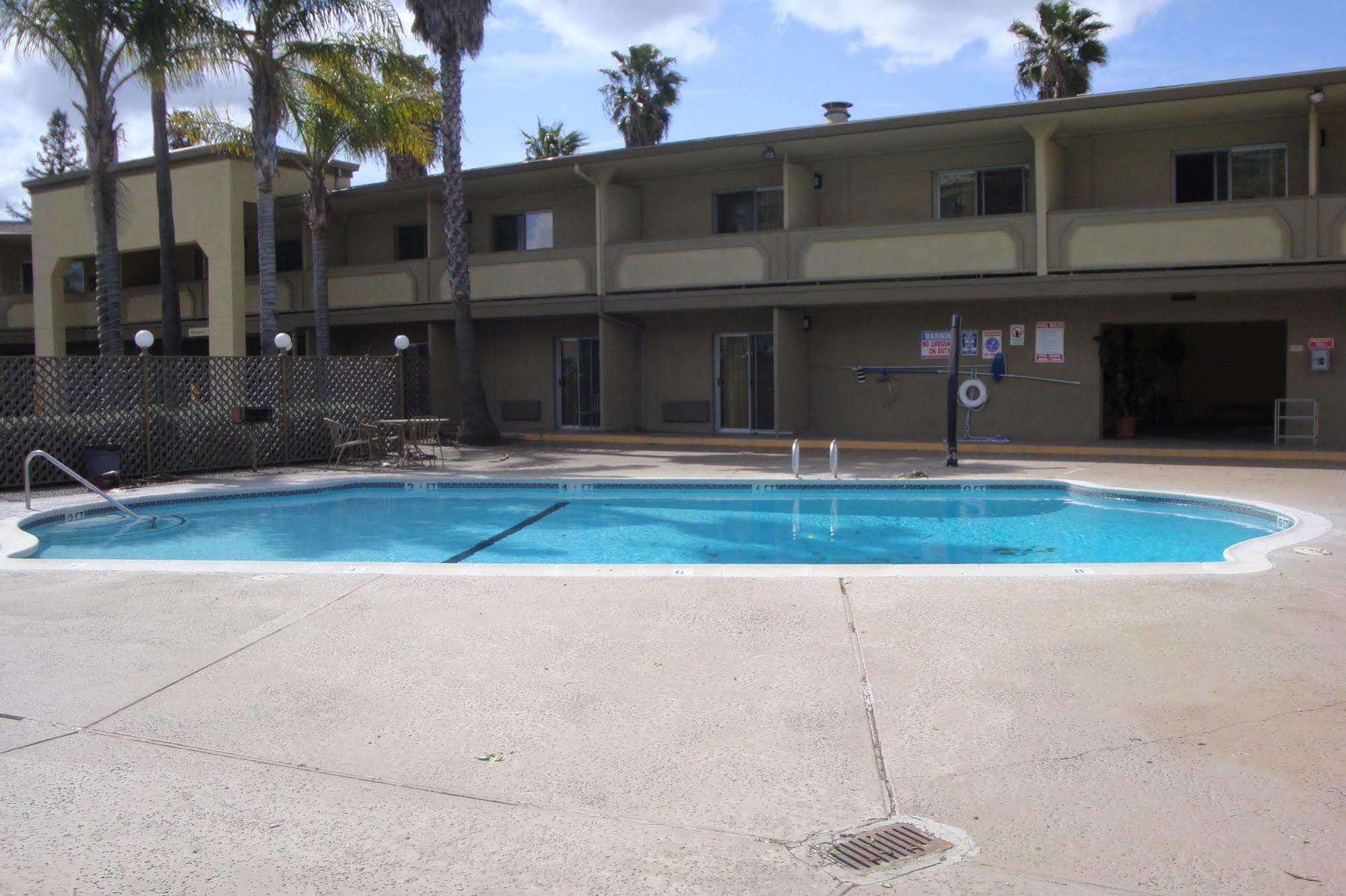 Radisson Hotel West Sacramento Exterior foto